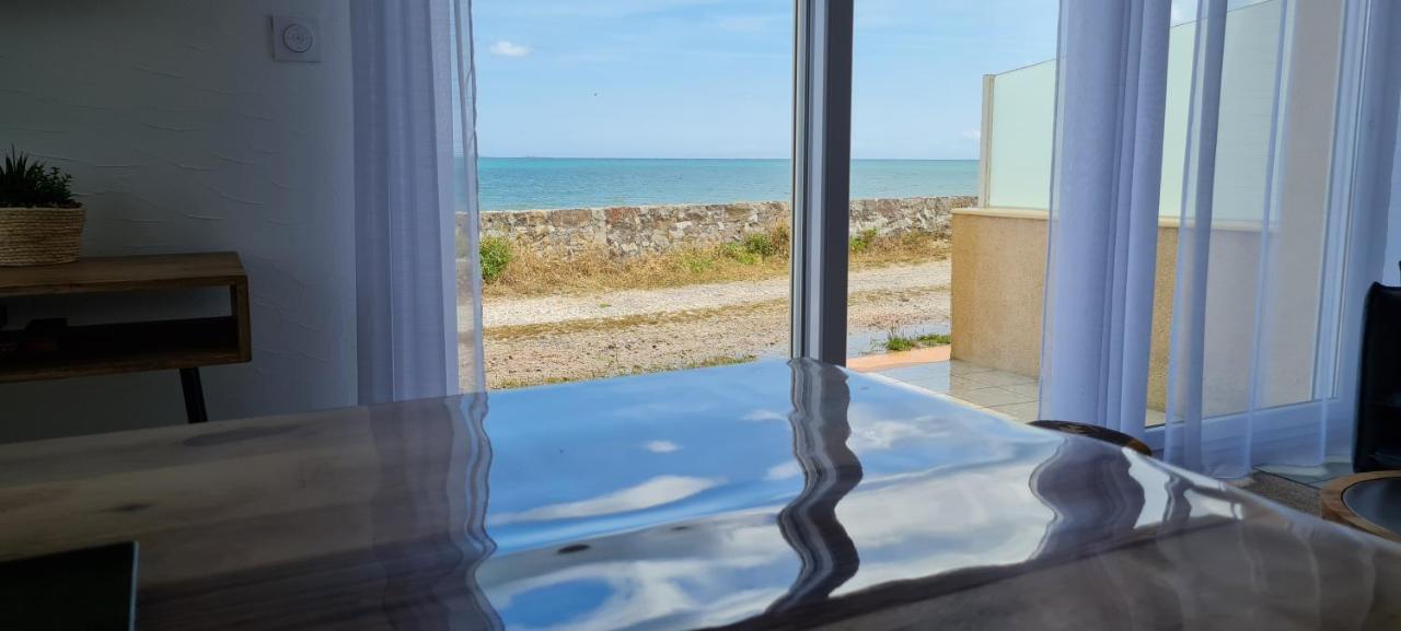 Villa Relais Des Iles Saint Marcouf Exterior foto